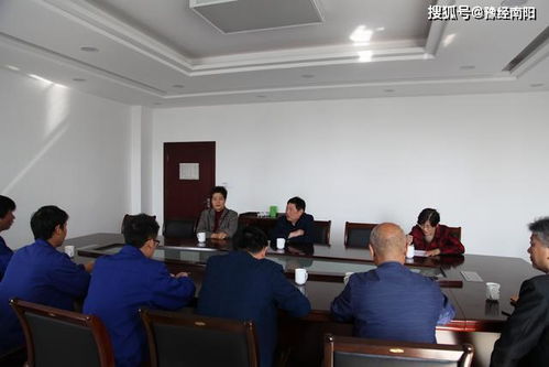 淅川縣司法局組織法律服務(wù)團(tuán)深入民營(yíng)企業(yè)開(kāi)展“法治體檢”活動(dòng)